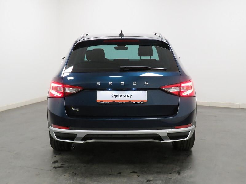 Škoda Superb - fotka 6 z 25