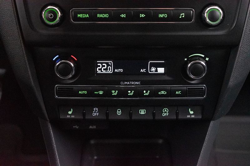 Škoda Rapid 1.2 TSI 63kW*2xKOLA*AUT.KLIMA* - fotka 20 z 31