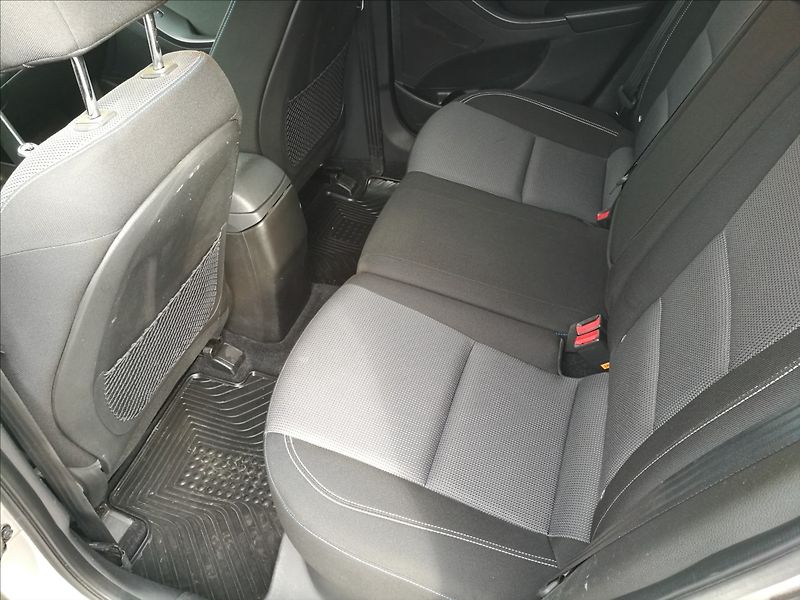 Hyundai i30 1,6 GDi 1.majitel Weekend - fotka 16 z 21