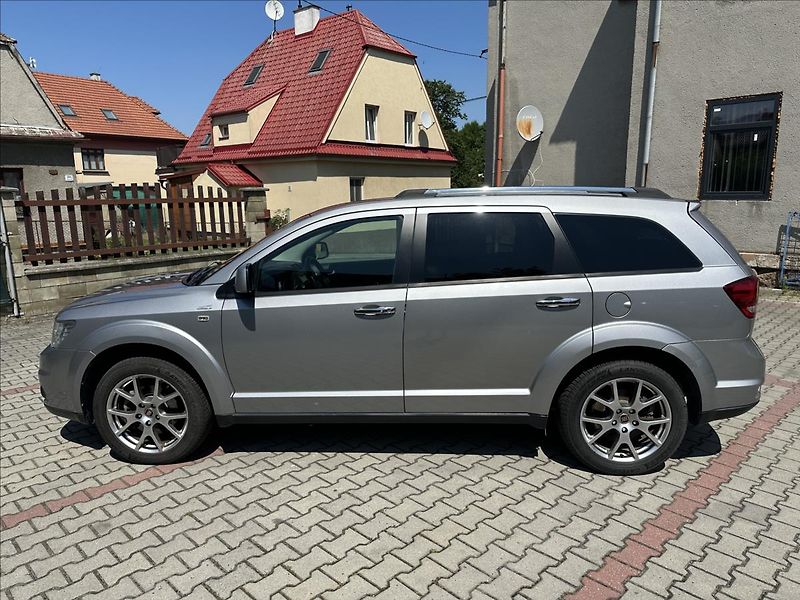 Fiat Freemont 2,0 AUTOMAT 4x4 7.míst - fotka 9 z 32