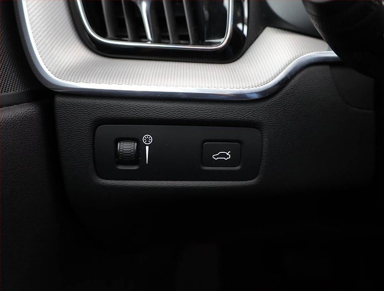 Volvo XC60 (2020) B4 AWD - fotka 19 z 22