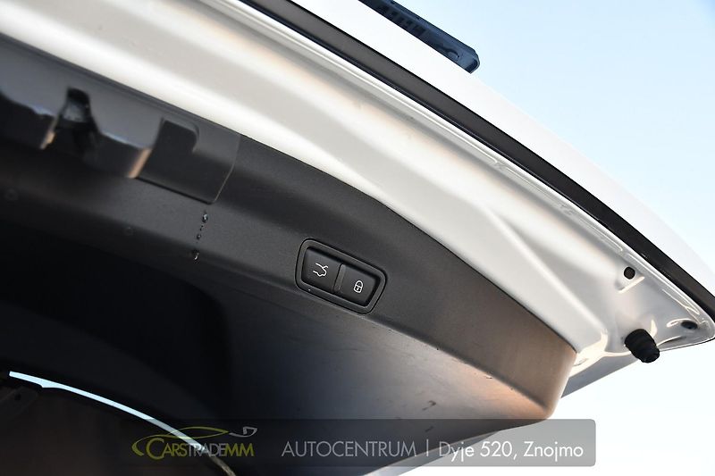 Alfa Romeo Stelvio 2.2D 16V 154kW Veloce AT8-Q4 - fotka 45 z 51