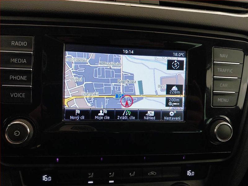 Škoda Octavia (2014) Greenline 1.6 TDI, Serv.kniha - fotka 13 z 19