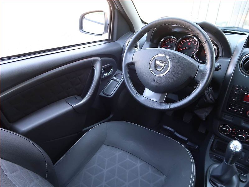 Dacia Duster (2015) 1.6 16V, Vyhř. sedaček - fotka 7 z 17