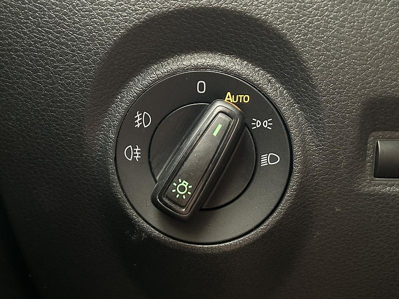 Škoda Fabia 1.0 TSI Ambition - fotka 15 z 27