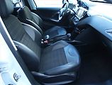 Peugeot 2008 (2018) 1.2 PureTech, Automat - náhled 9