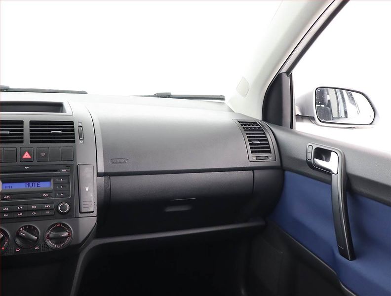 Mercedes-Benz CLA (2020) 200 - fotka 8 z 16