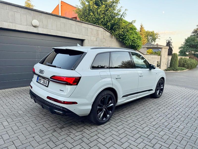 Audi Q7 S-LINE 50TDI 210kW Quattro - fotka 5 z 27