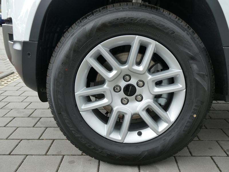 Land Rover Defender 110 S D200 - fotka 2 z 32