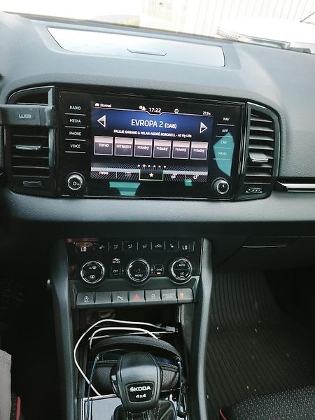 Škoda Karoq (2023) S-line 2.0 TSI 140 kW 4x4 DSG - fotka 18 z 27
