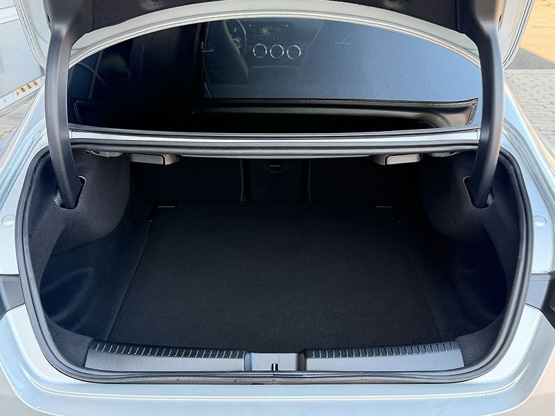 Mercedes-Benz CLA 35 AMG 4MATIC Premium - fotka 13 z 40
