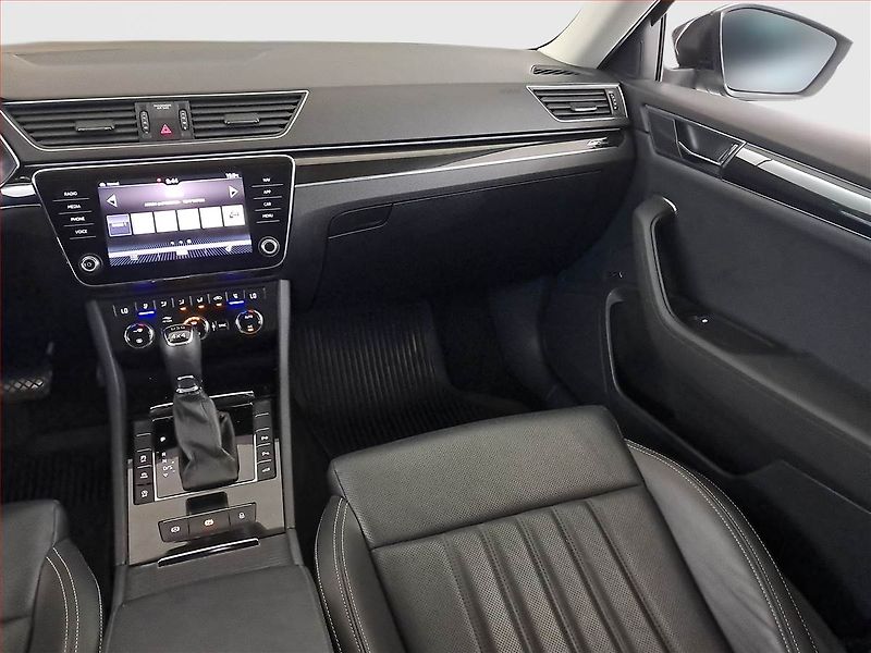 Škoda Superb (2020) Laurin&Klement 2.0 TDI 4x4 - fotka 8 z 21