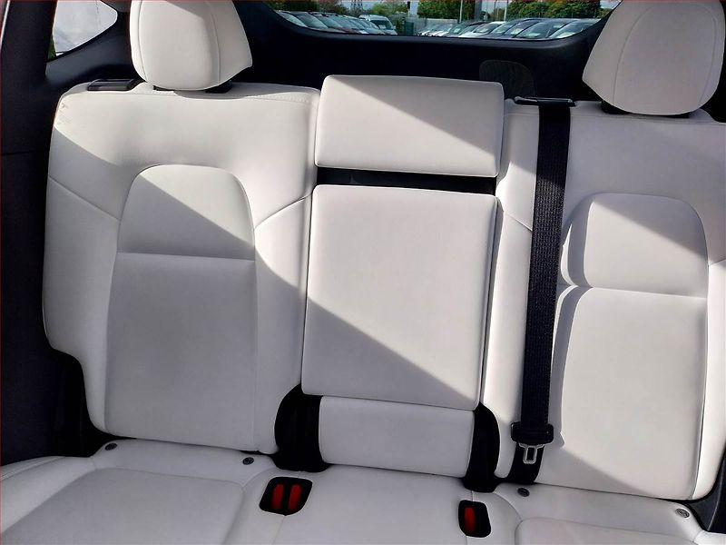 Tesla Model Y (2023) Long Range AWD 79kWh, SoH 92% - fotka 10 z 18