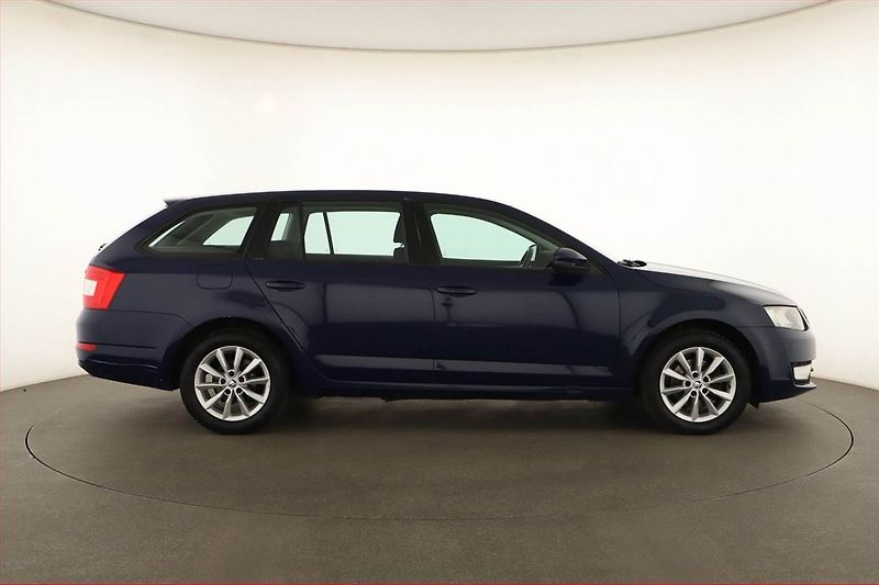 Škoda Octavia (2014) 1.2 TSI, Tempomat - fotka 6 z 12