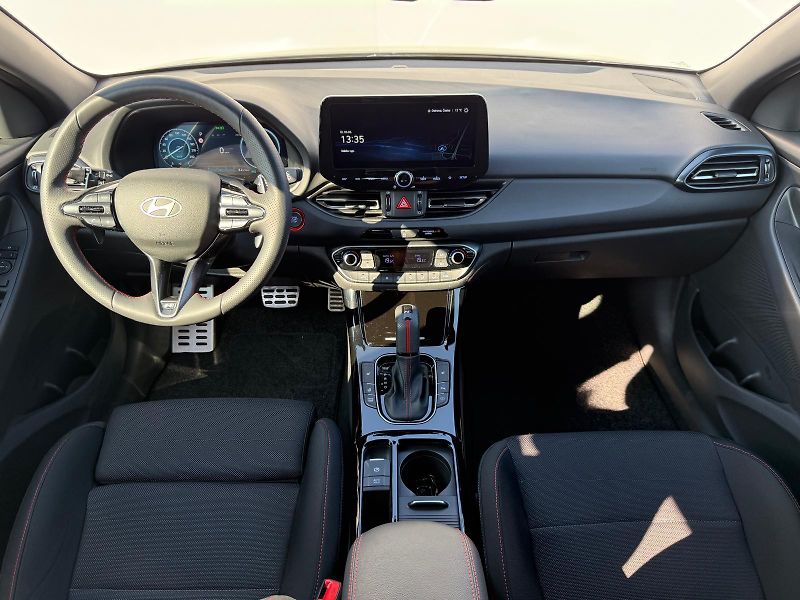Hyundai i30 1.5 T-GDI MHEV DCT N-Line - fotka 5 z 29