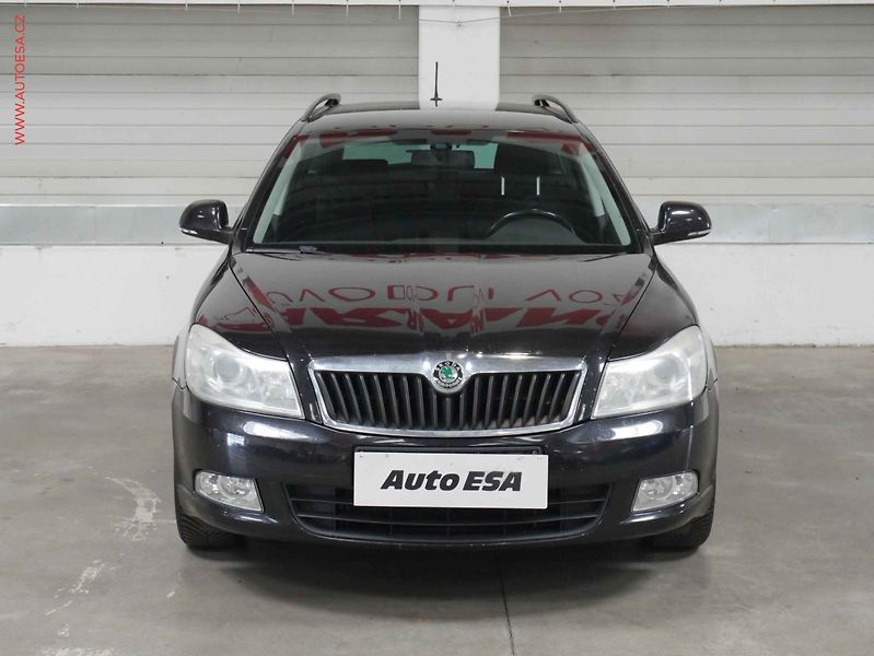 Škoda Octavia (2011) 1.6 TDi, STK5/28 - fotka 2 z 22