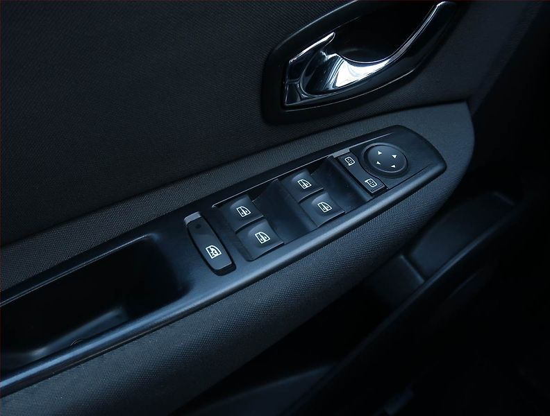 Renault Grand Scénic (2014) 1.5 dCi, po STK, jezdí výborně - fotka 19 z 20