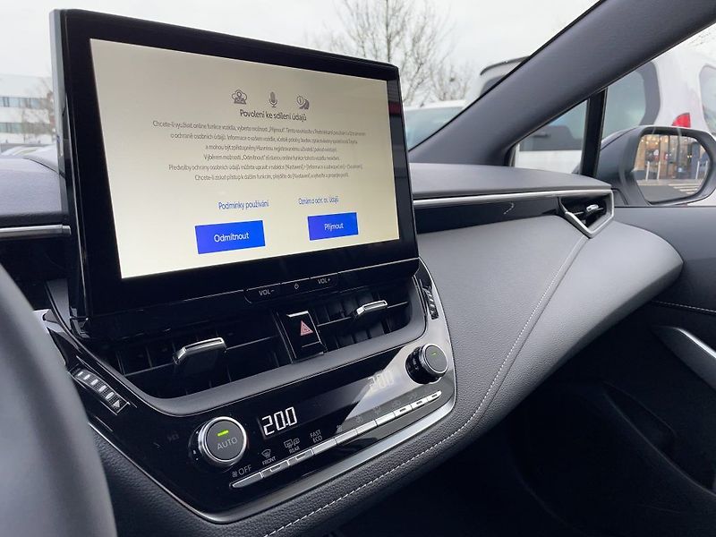 Toyota Corolla 1.8HEV ComfortTech odběr ihned - fotka 17 z 30