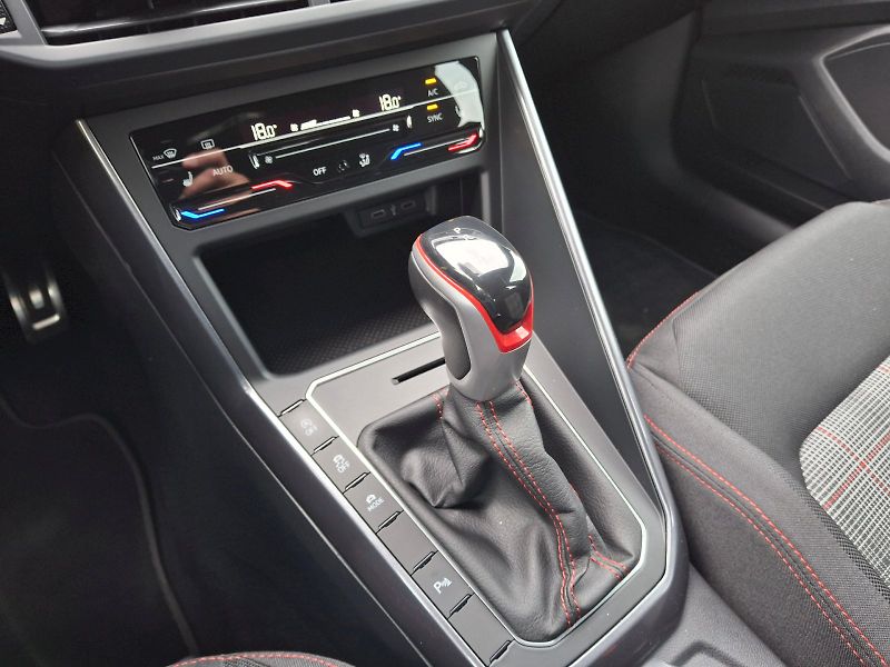 Volkswagen Polo (2023) GTI DSG 2,0TSi 152kW - fotka 30 z 34