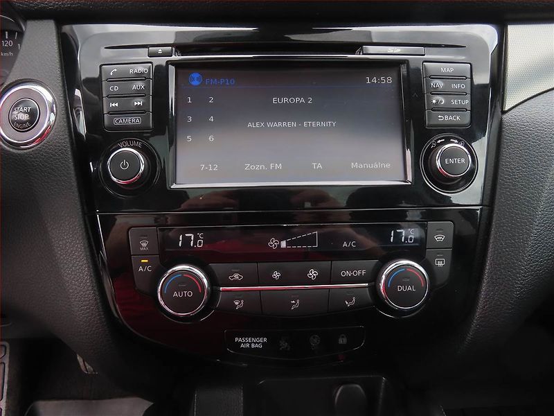 Nissan Qashqai (2017) N-Connecta 1.2 DIG-T, Automat - fotka 16 z 24