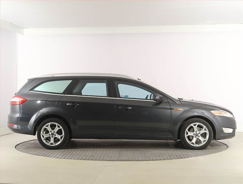 Ford Mondeo (2008) 2.0 TDCi, Serv.kniha - fotka 6 z 20