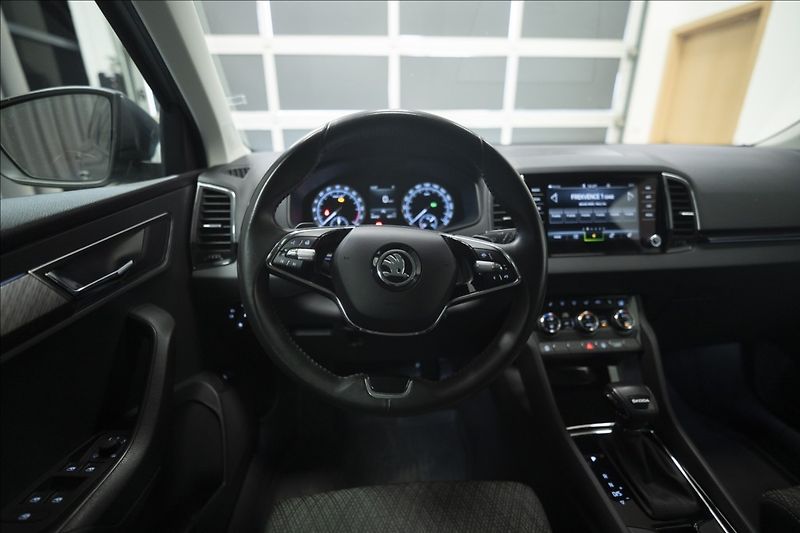 Škoda Karoq 2,0 TDI DSG KEYLESS VÝHŘEV ČR - fotka 16 z 38