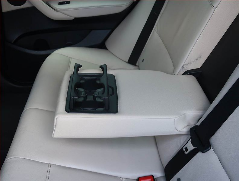 BMW X3 (2012) xDrive35d, 4X4, Automat, ČR - fotka 23 z 27