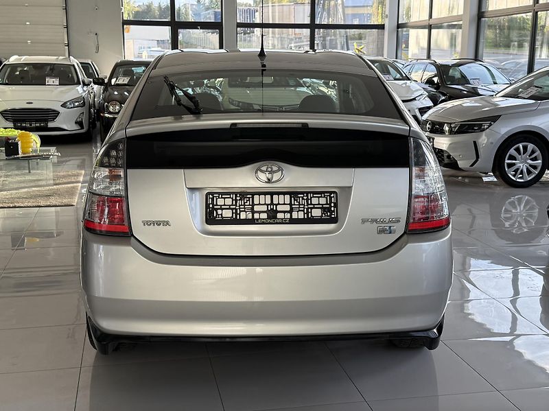 Toyota Prius (2005) - fotka 7 z 24