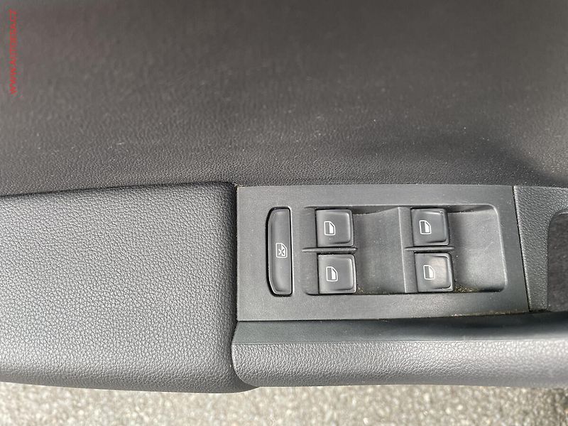 Škoda Octavia (2014) 2.0 TDi, Elegance, +kola - fotka 20 z 21