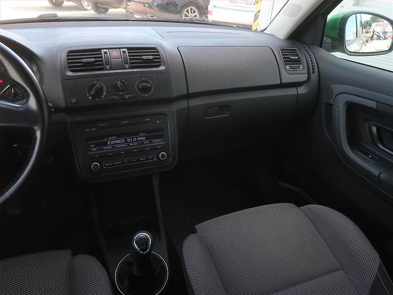 Škoda Fabia (2010) 1.2 TSI, Serv.kniha, Tempomat - fotka 8 z 15