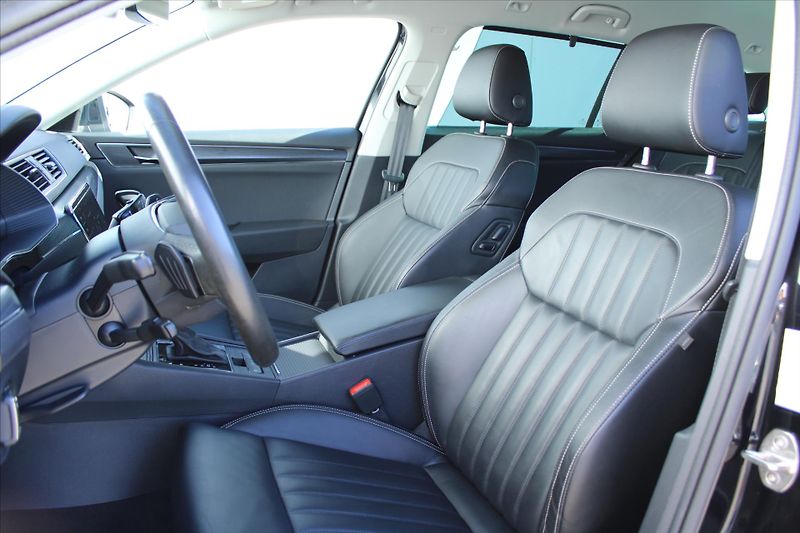 Škoda Superb 2.0TDI 147kW DSG 4x4 STYLE - fotka 9 z 34