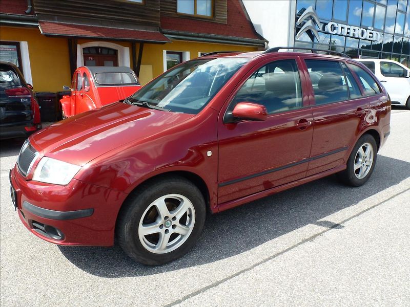 Škoda Fabia 1,4 16V Parkovací kamera - fotka 1 z 47