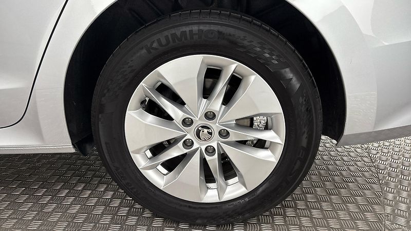 Škoda Octavia 2.0 TDI DSG Ambition - fotka 19 z 24