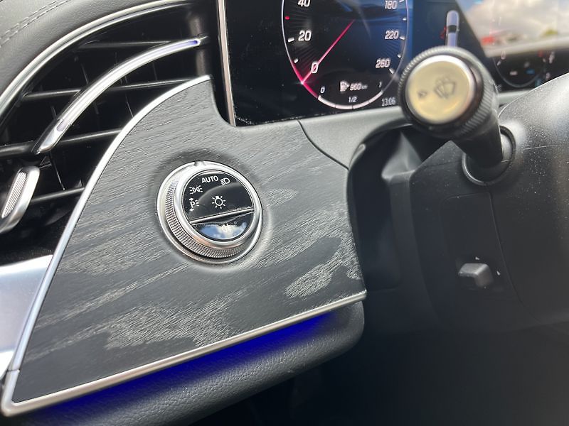 Mercedes-Benz Třídy E Třída E 220 d 4MATIC AMG Line - fotka 12 z 18