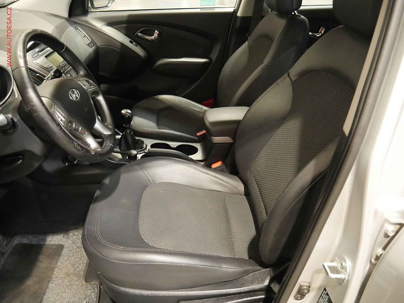 Hyundai ix35 (2011) 1.6GDi, ČR, AC, park.čidla - fotka 9 z 17