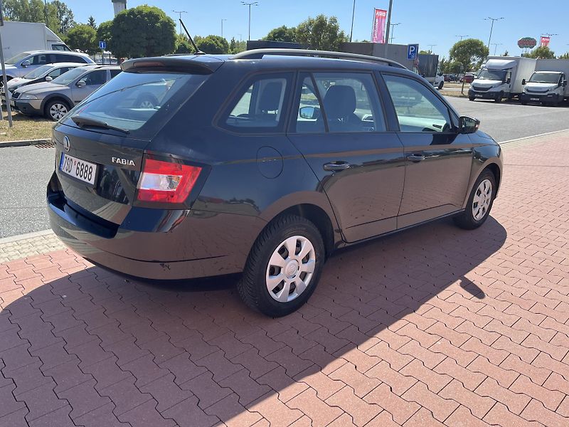 Škoda Fabia 1.0 MPi 55 kW - fotka 5 z 29