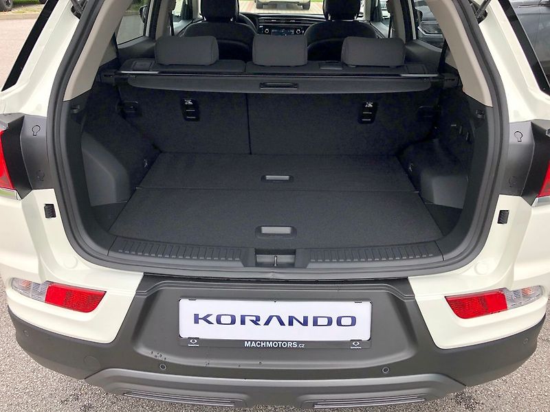 KGM Korando (2026) Smart 1.5 AWD A6 - fotka 9 z 17