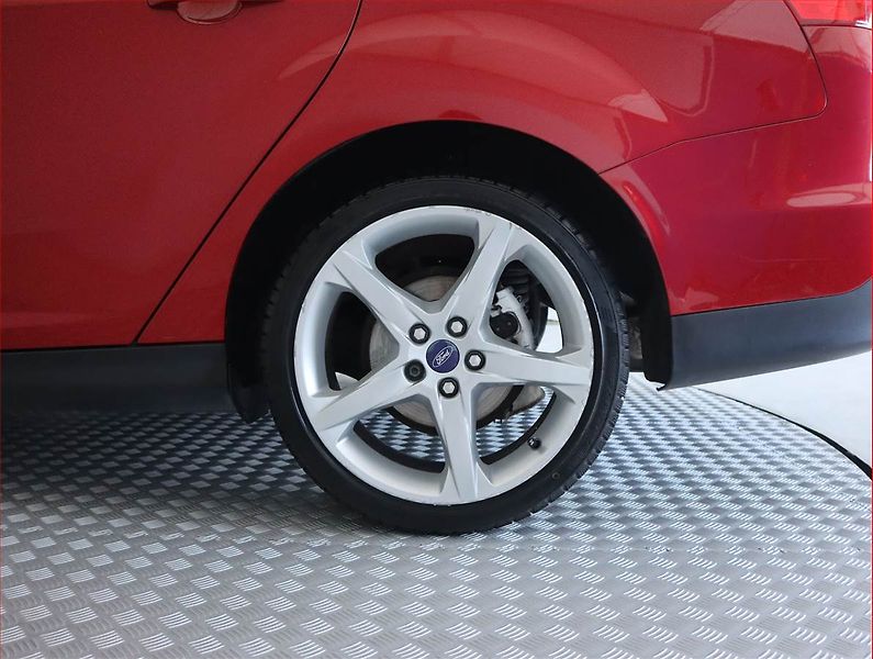 Ford Focus (2012) 2.0 TDCi, Automat, Serv.kniha - fotka 15 z 20