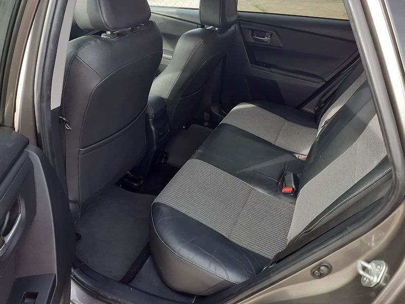 Toyota Auris (2018) 1.6 i Valvematic  AUTOMAT - fotka 25 z 42