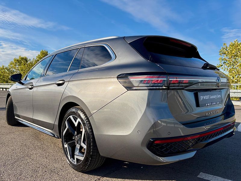 Volkswagen Passat (2025) R-Line DSG masáže MATRIX ACC  - fotografie inzerátu