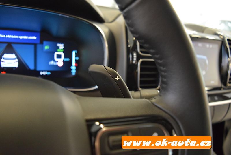 Citroën C5 Aircross HYBRID 225 ě-EAT8 165 kW-DPH - fotka 32 z 68