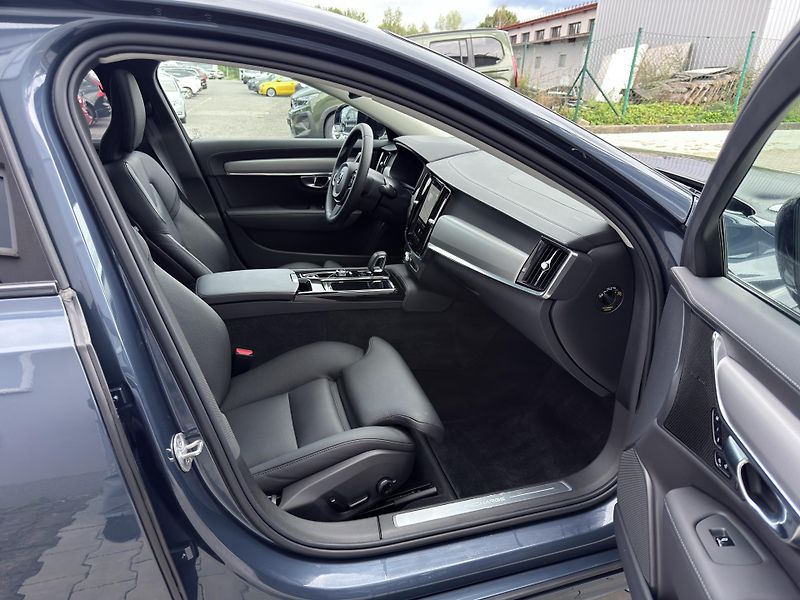 Volvo S90 T8 AWD // ULTIMATE // 335 kW - fotka 18 z 50