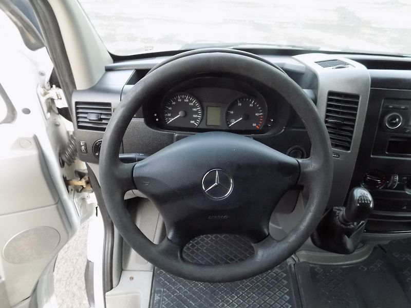 Mercedes-Benz Sprinter (2010) 2.2 95KW L2H1 6 MÍST - fotka 21 z 39