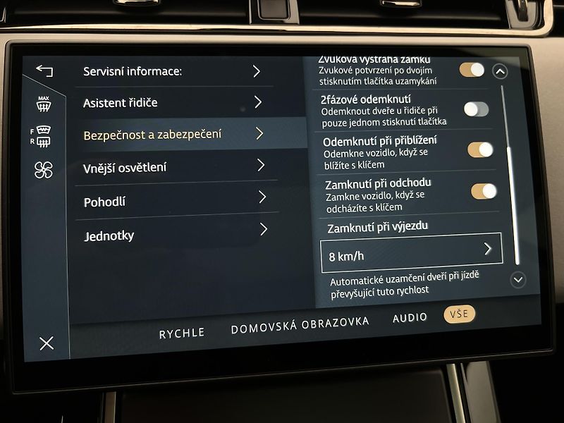 Land Rover Range Rover Evoque D200 AWD DYNAMIC SE AUT CZ - fotka 48 z 52