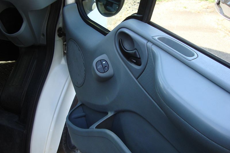 Ford Transit (2010) 300L, 2.2 TDCi - fotka 25 z 51