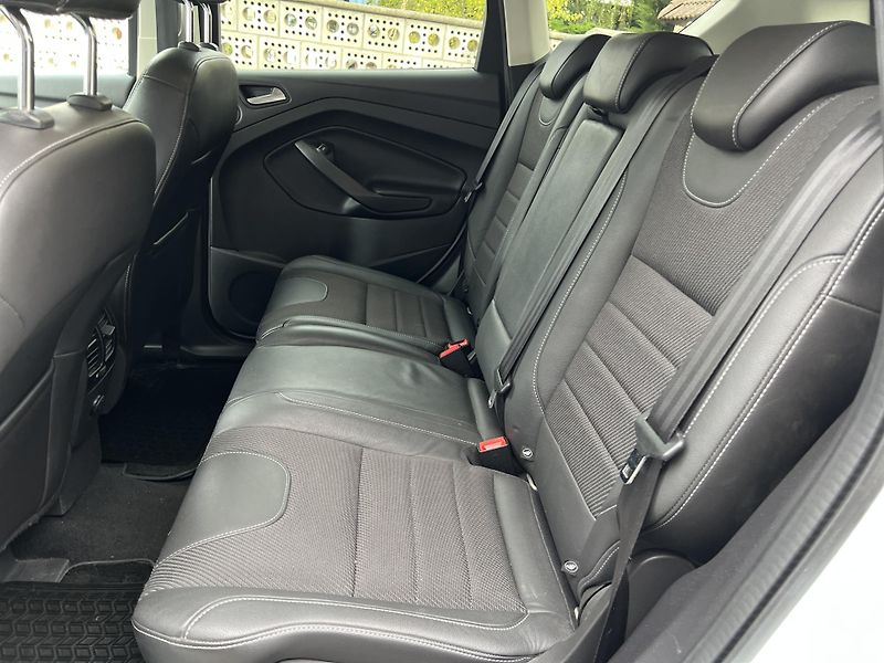 Ford Kuga 2.0TDCi 4x4 AUTOMAT TITANIUM  - fotka 25 z 44
