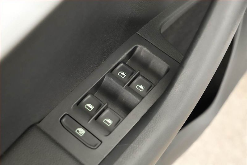 Škoda Octavia (2014) 1.6 TDI, Tempomat - fotka 11 z 13