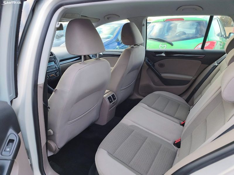 Volkswagen Golf (2011) - fotka 14 z 31