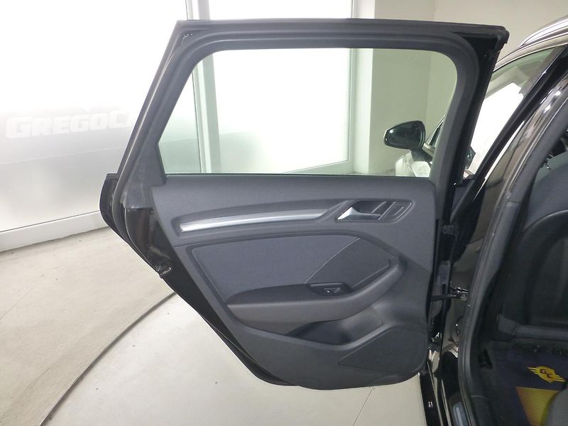Audi A3 (2013) 2,0TDI-110KW*NAVI*XENON*KAMERA - fotka 15 z 29