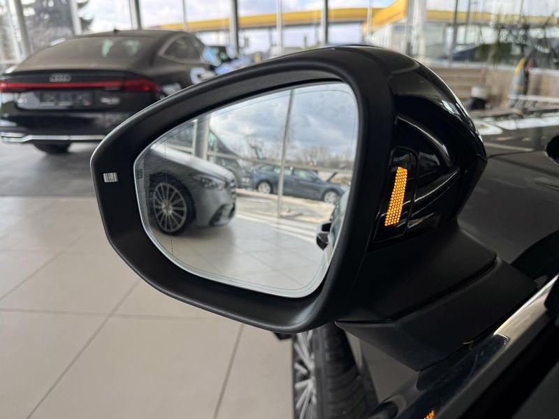 Volkswagen Passat Variant 1,5 eTSI DSG*REZERVACE! - fotka 37 z 41
